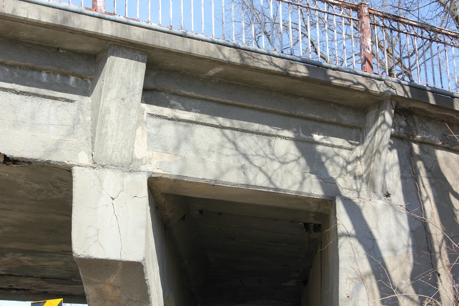 East span